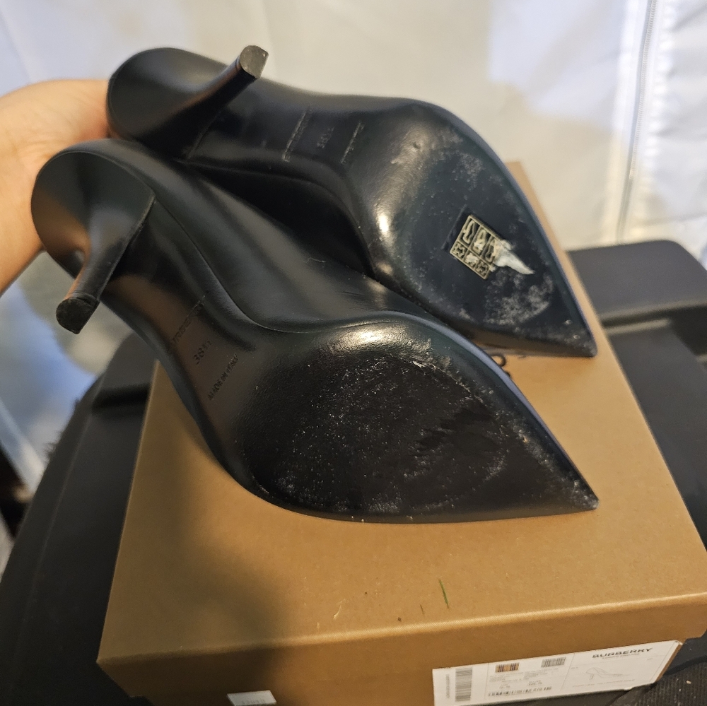 Burberry logo leather pumps in size 38.5 - Picture 8 of 8